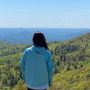 Meet your Posher, Laura